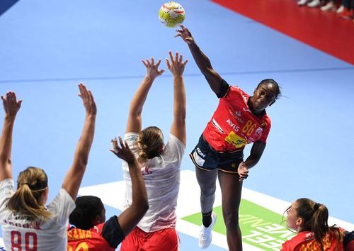 Surpriza zilei la CE Handbal Feminin - Vicecampioana mondială din 2019, aproape de eliminare