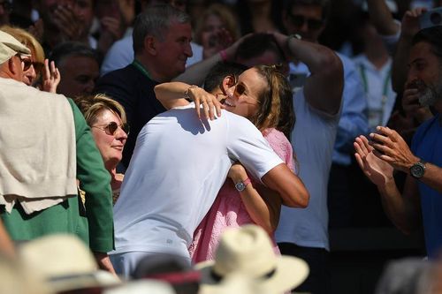 Soția lui Novak Djokovic, reacție categorică după scena ciudată a ascunderii băuturii fostului lider ATP