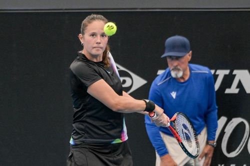 WTA Abu Dhabi: Principala favorită, victorie și calificare în sferturi