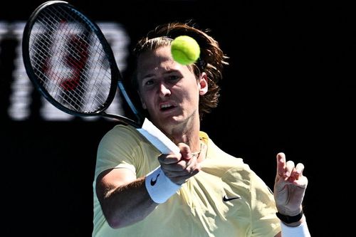 Fiul unui fost câștigător de la Australian Open, în sferturi după ce s-a impus în super-tiebreak