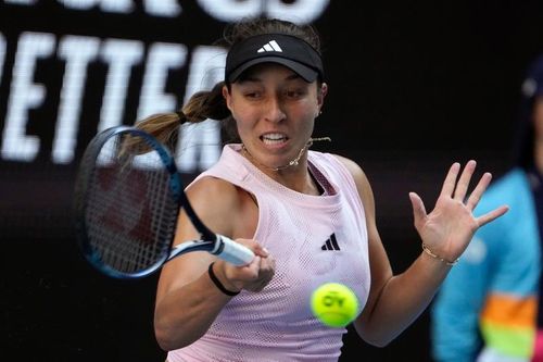 Cea mai bogată jucătoare din circuitul WTA, în sferturi la Australian Open