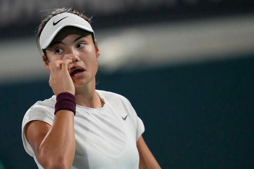 FOTO Emma Răducanu, emoții înaintea Australian Open - A câștigat primul set cu 6-0, dar a părăsit terenul plângând