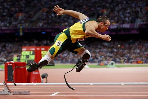 Oscar Pistorius rămâne în arest, după ce eliberarea condiționată i-a fost respinsă