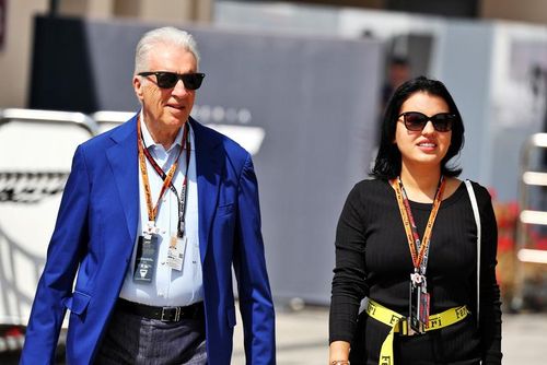 GSP: Românca măritată cu patronul Ferrari a făcut furori la prima cursă de Formula 1. Cum au surprins-o fotoreporterii