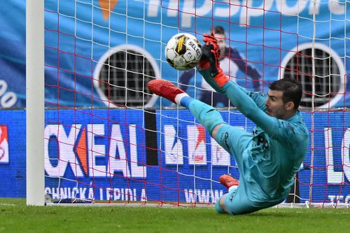 VIDEO Florin Niță, prestație magistrală în Cehia - Internaționalul român a apărat două penalty-uri