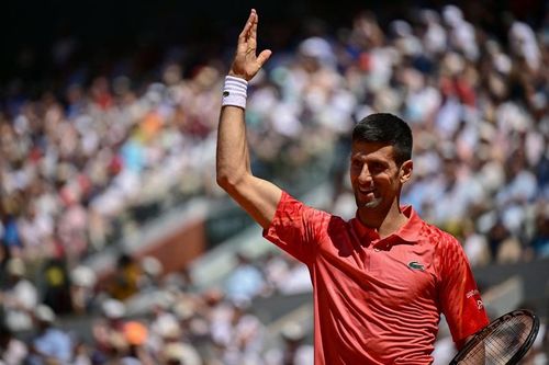 VIDEO Novak Djokovic, faza zilei la ATP Roma - Cum s-a prezentat în fața fanilor, după ce a fost lovit în cap cu o sticlă