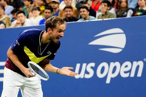 VIDEO Daniil Medvedev, un nou conflict cu publicul de la US Open: „Sunteți proaste?”