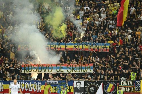 Preliminariile Euro 2024: România, victorie pe final cu Kosovo, după mai mult de o repriză în superioritate numerică / Partida, întreruptă aproape o oră