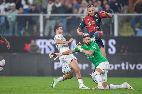 VIDEO AC Milan, lider în Serie A / Final nebun de meci cu Genoa - Ambii portari, eliminați