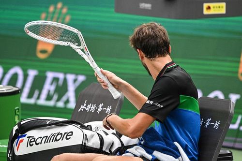 VIDEO ​Cimitirul rachetelor de tenis - Expoziție controversată la un club din Roma