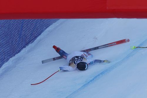 VIDEO Schi: Accidentare gravă pe coborârea de la Wengen - Schior evacuat cu elicopterul