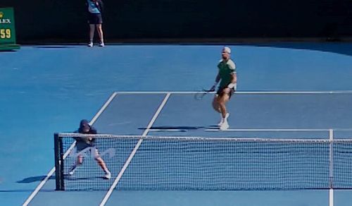 VIDEO Fază rarisimă la Australian Open: Greșeala mare făcută de unul dintre copiii de mingi