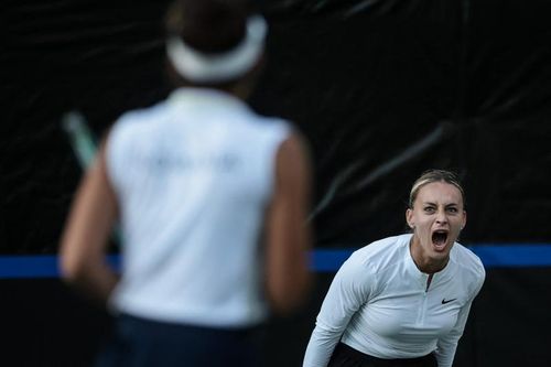 Ana Bogdan și Jaqueline Cristian reacționează după ce au calificat România la turneul final al Billie Jean King Cup