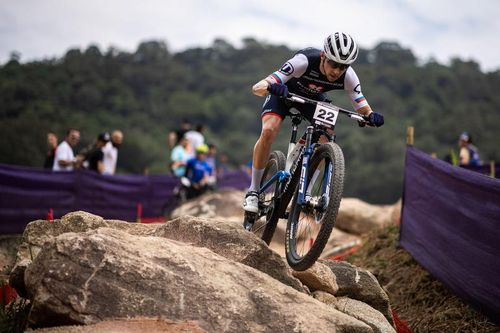 Ciclism: Românul Ede Molnar, învingător în cursa scurtă din etapa de Cupă Mondială MTB Eliminator de la Barcelona