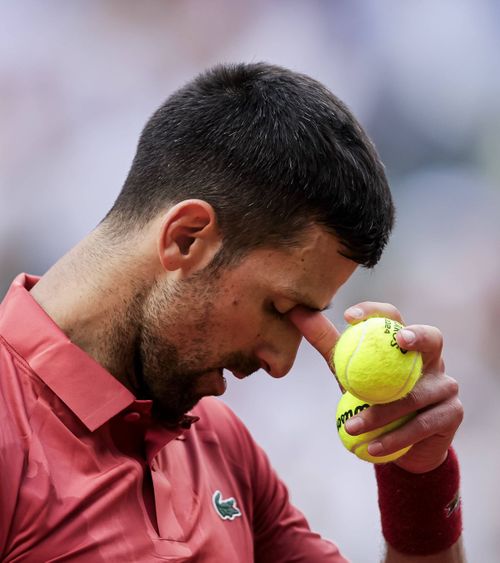 Accidentare  Novak Djokovic s-a retras de la Roland Garros » Pierde  locul 1  mondial