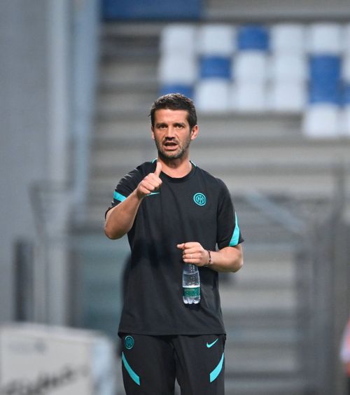 RESPECT Gestul făcut de juniorii lui  Inter  la ultimul antrenament condus de Cristi Chivu