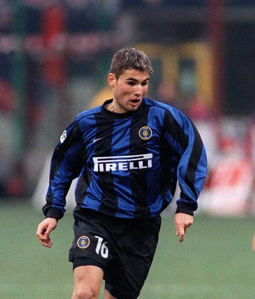 AMINTIRI  Mutu a vrut să dea „scăriță” din penalty la Inter,  Baggio  l-a taxat: „Dacă nu fac eu asta...”