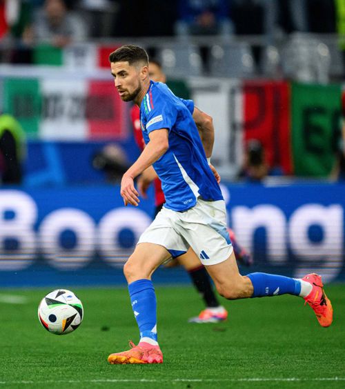 Italia - Albania 2-1  Prea bună,  Squadra Azzurra ! Albania a surprins cu gol în 23 de secunde, dar n-a putut provoca surpriza