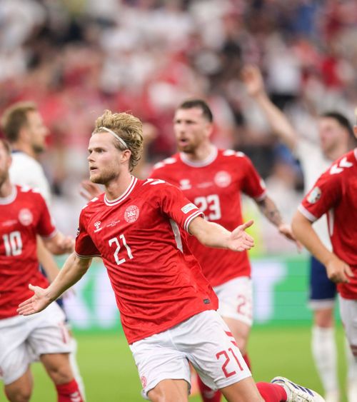 Danemarca - anglia 1-1  Englezii sunt ca și calificați în  optimi  după un joc modest