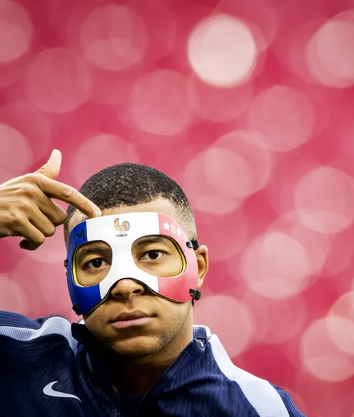 Blocat  UEFA nu îl lasă pe  Mbappe  să joace cu masca virală la Euro 2024