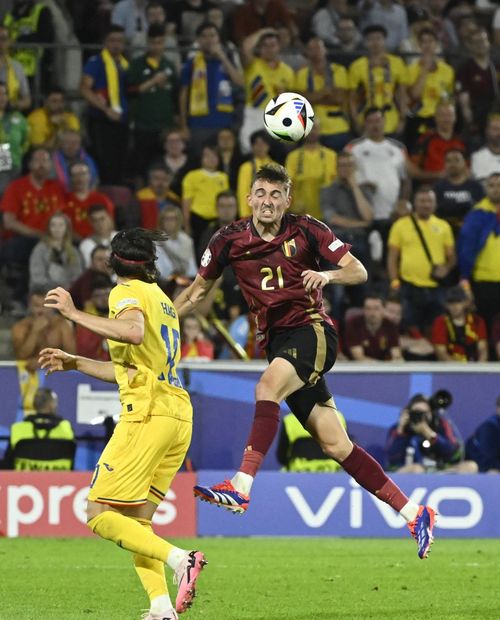 Primul la vestiare Ianis Hagi  a plecat rapid  de pe teren după România - Belgia 0-2