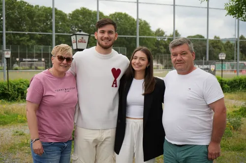 Dennis Seimen, portarul juniorilor Germaniei, vrea să joace pentru România