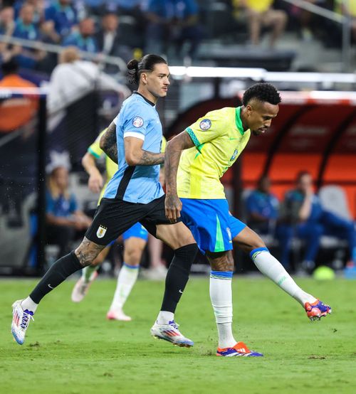 OUT DE LA COPA AMERICA  Brazilia,  eliminată  dramatic de Uruguay