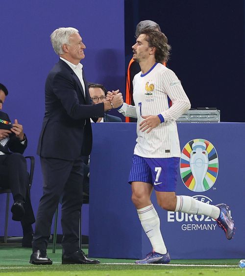 Nemulțumit  Griezmann  l-a „înțepat” pe Deschamps, apoi a plecat în mijlocul interviului