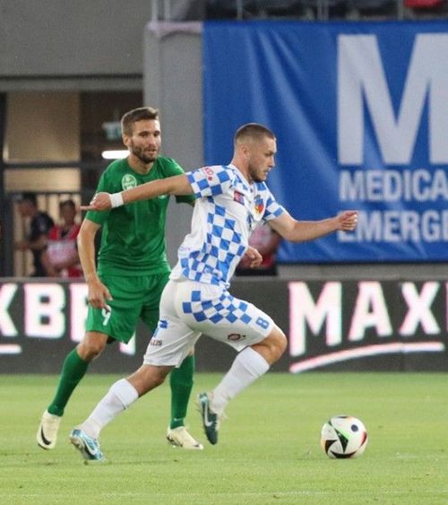 „victorie și cu Rijeka” Fotbaliștii  Corvinului  nu sunt descurajați de înfrângerea cu Paksi: „Un duș rece bun, vrem să trecem și de croați”