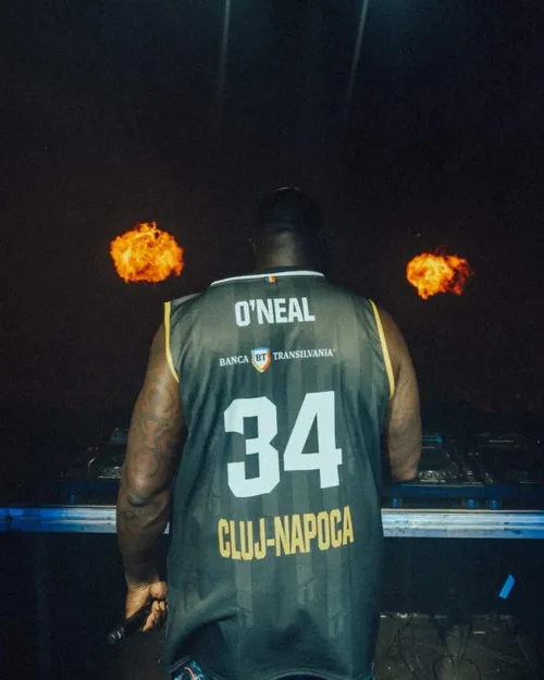 Shaq, în tricoul lui U Cluj  Shaquille O’Neal  a mixat  la Electric Castle