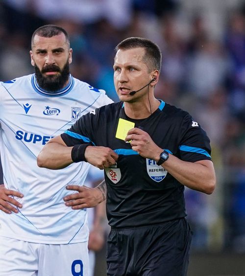 Arbitri arestați  S-au îmbătat și au furat  un semn de circulație! Ar fi trebuit să fie în cabina VAR la Dynamo Kiev-Rangers