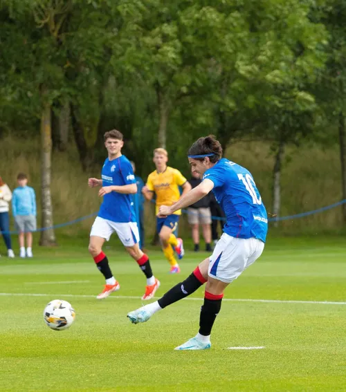 Îl vor la prima echipă  Ianis Hagi,  hattrick de senzație  pentru Rangers B. Reacția fanilor