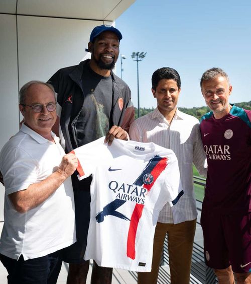 Bagă bani în fotbal  Baschetbalistul Kevin Durant va deveni  acționar minoritar  la PSG