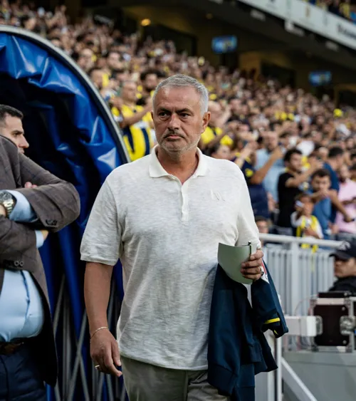 „E mai bine dacă nu vorbesc”  Mourinho  și Fenerbahce, eliminați, din Champions League de Lille