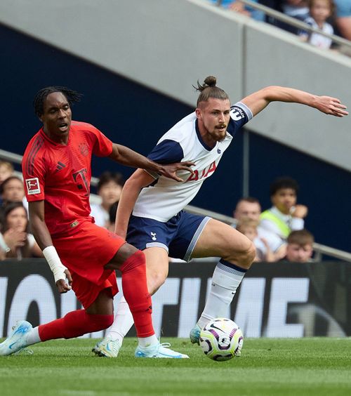 Tot prima rezervă  Începe Premier League . Drăgușin rămâne în urma lui Romero și Van de Ven la Tottenham