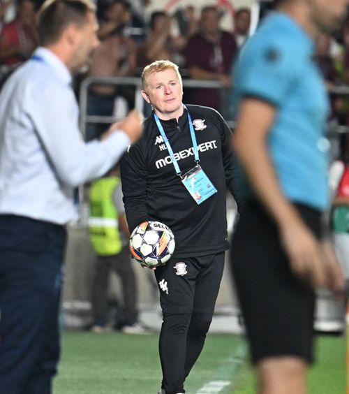 „Demisia, demisia!”  Neil Lennon nu mai e dorit în Giulești, dar fanii i-au închis ușa lui  Șumudică ! Ce mesaje au afișat ultrașii la derby-ul cu Dinamo