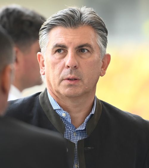 Mustrat   Marius Șumudică e criticat de  Ionuț Lupescu  pentru atacurile la Neil Lennon: „Ar face bine să fie mai profesionist”