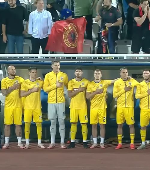 Presiune pe UEFA   Sârbii cer sancționarea kosovarilor  pentru bannerul afișat în spatele românilor