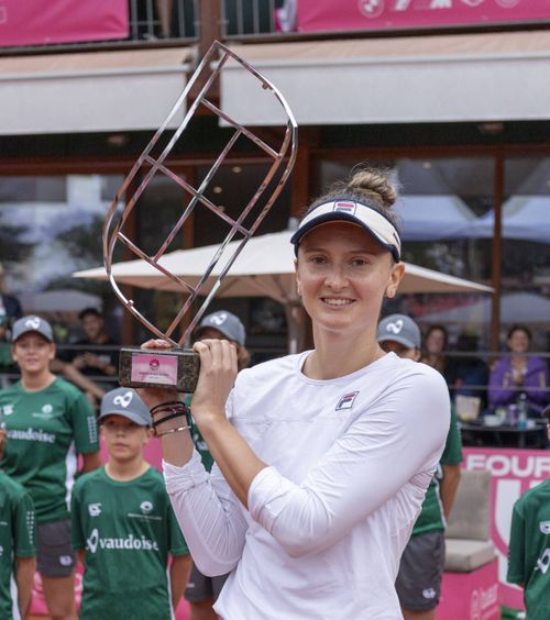 Campioană Irina Begu a câștigat turneul de la  Montreux  » 6-0 în decisiv și salt important în clasamentul WTA