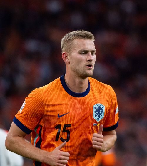 Șansa FCSB: gafele lui De Ligt Stoperul lui Manchester United  a greșit  în meciuri succesive la naționala Olandei