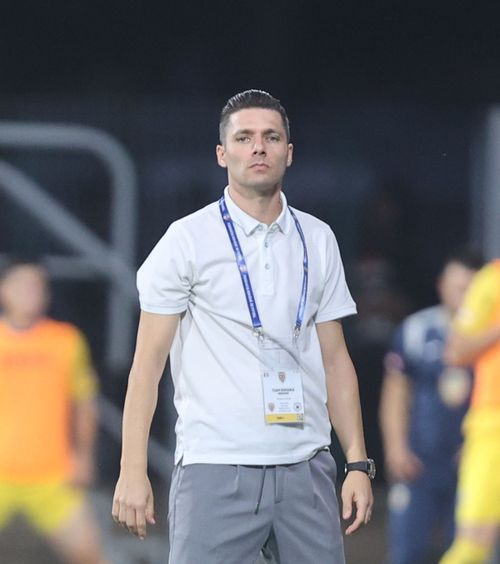 Ignorat  Selecționerul U20, despre dificultățile de a-i convinge pe jucătorii cu cetățenie română să joace sub „tricolor”: „Unii  nu vor ”