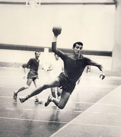 S-a stins încă o legendă  Valentin Samungi , campion mondial cu România la handbal, a murit la 82 de ani