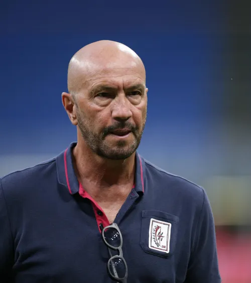 Zenga în Serie D Legenda fotbalului italian revine în fotbal în  liga a patra