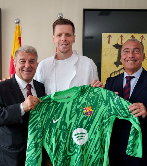 Szczesny a semnat    Barcelona  l-a prezentat oficial pe goalkeeperul polonez