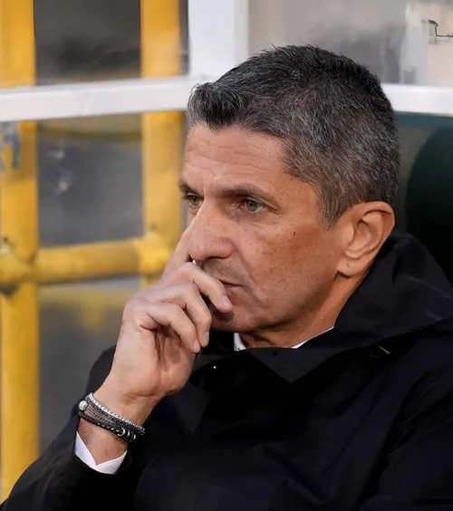 Două ședințe în 3 zile: „Presiune!”   Răzvan Lucescu  a discutat înainte de FCSB și cu patronul lui PAOK, și cu fiul acestuia