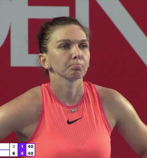 FĂRĂ SUFLU   Halep pierde  un meci epuizant  și este eliminată de la turneul din Hong Kong!  Blinkova: „Am jucat cel mai bun tenis din viața mea!”