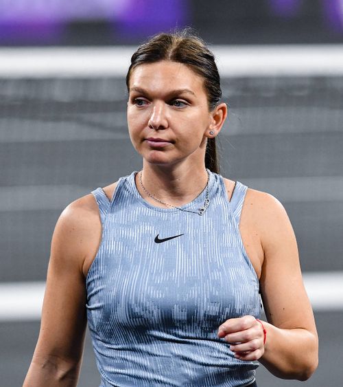 Prea mult, prea repede!   Simona Halep nu a putut face față,  din punct de vedere fizic , celui de-al doilea meci disputat la Hong Kong în mai puțin de 24 de ore