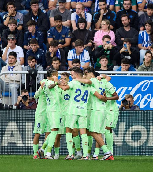 Lewa, din nou în prim-plan  Polonezul,  hat-trick în 25 de minute  în Alaves - Barcelona 0-3. Ferran Torres s-a accidentat