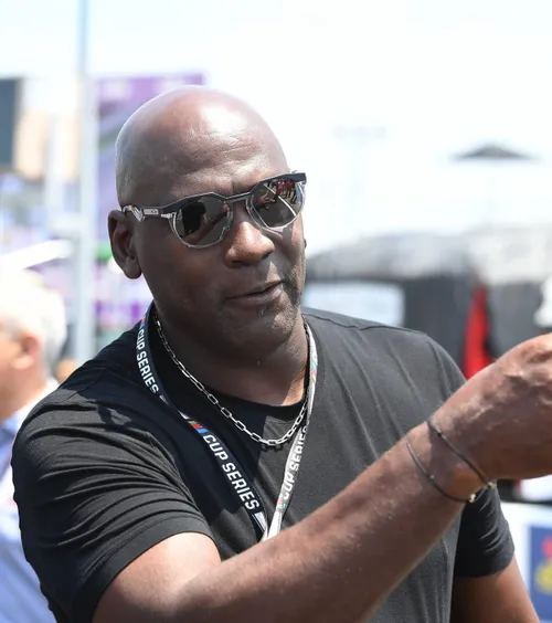 Michael Jordan, achizi&#539;ie exorbitant&#259;&nbsp;Legendarul baschetbalist a pl&#259;tit 70 de milioane de dolari pentru o extravagan&#539;&#259;