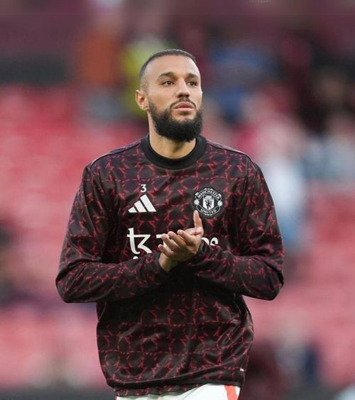 Mazraoui, operat pe inimă  Cât timp  va lipsi  de pe teren fundașul lui Manchester United